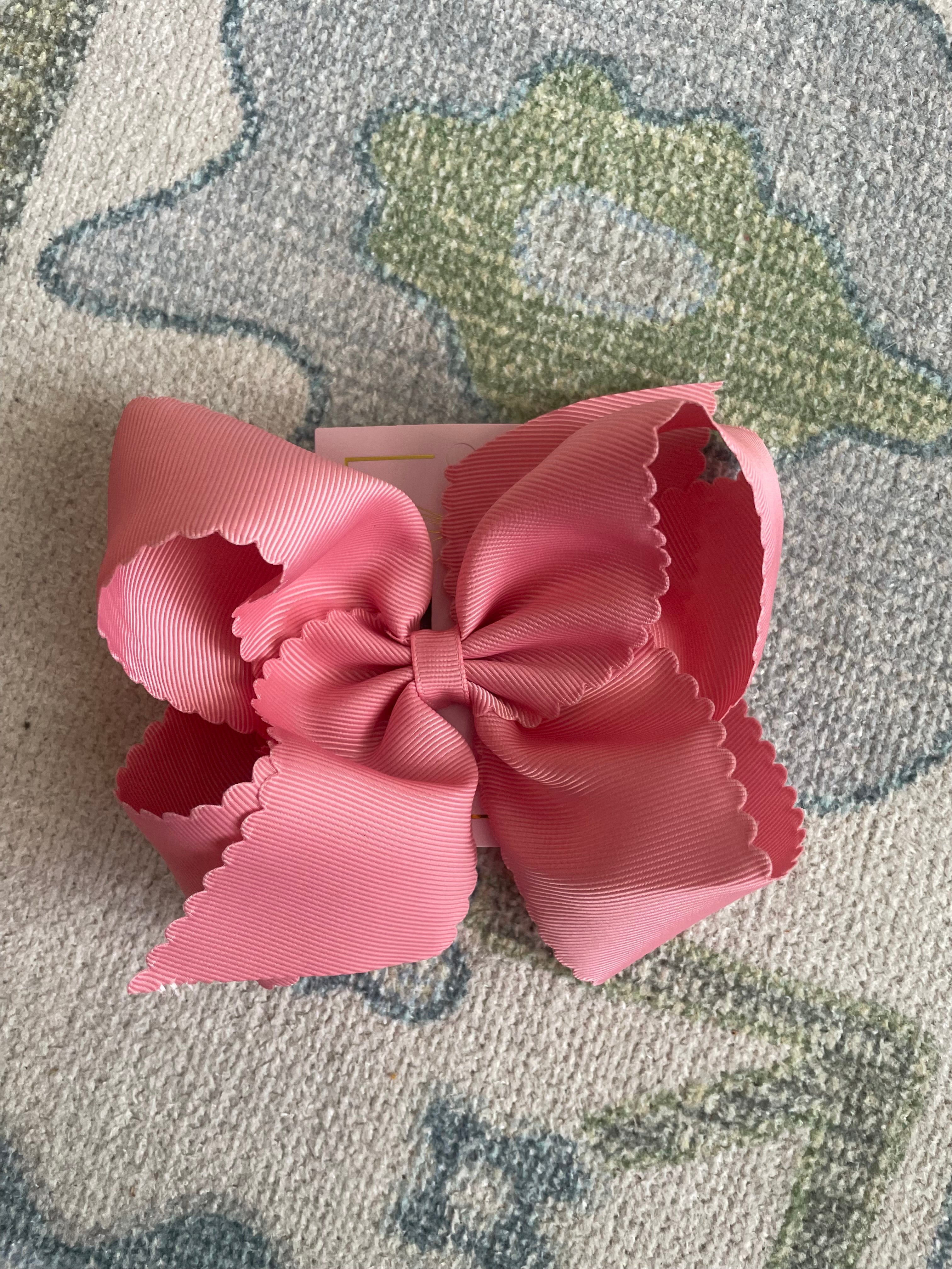 5.5” Oversize Scalloped Hair Bow