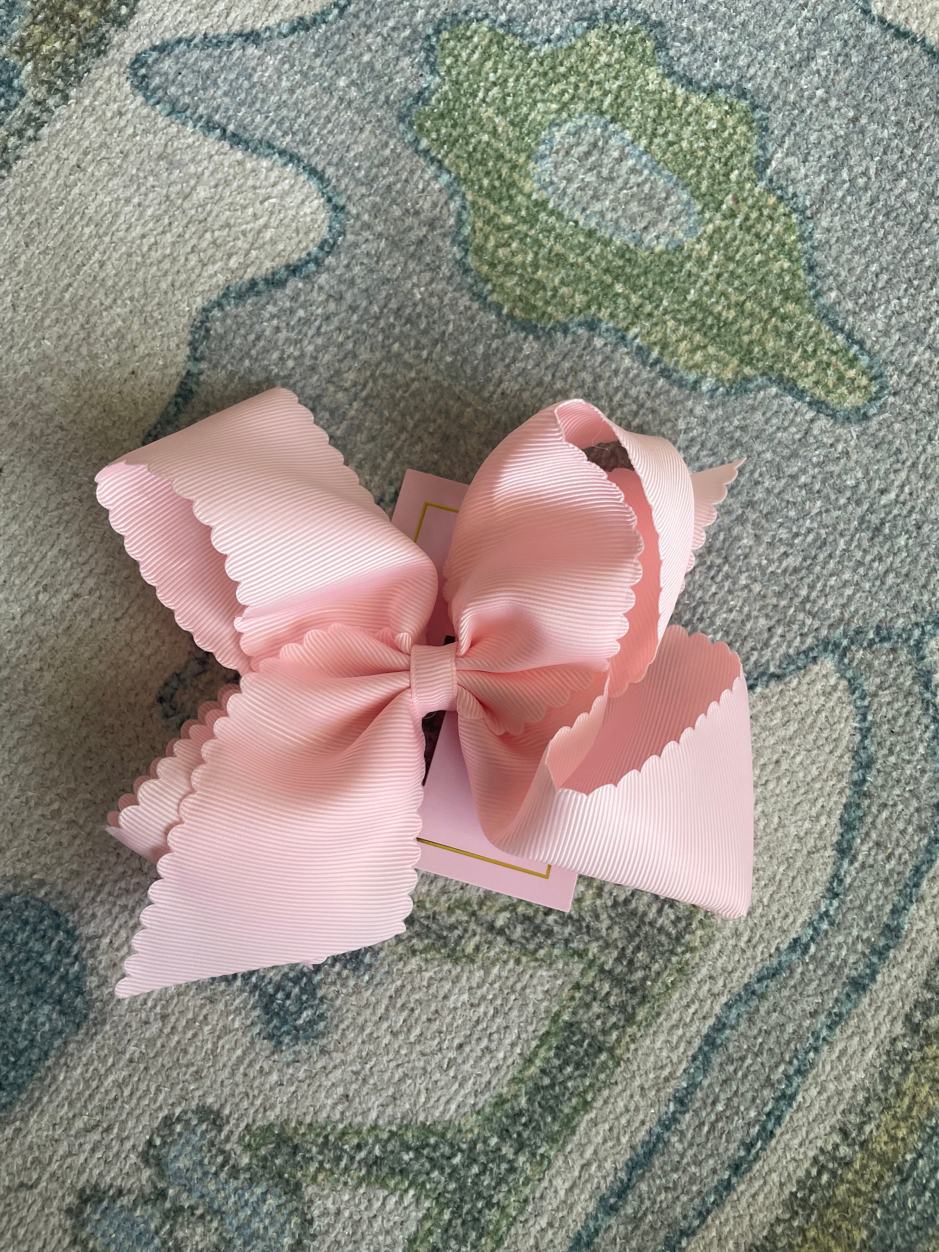 5.5” Oversize Scalloped Hair Bow