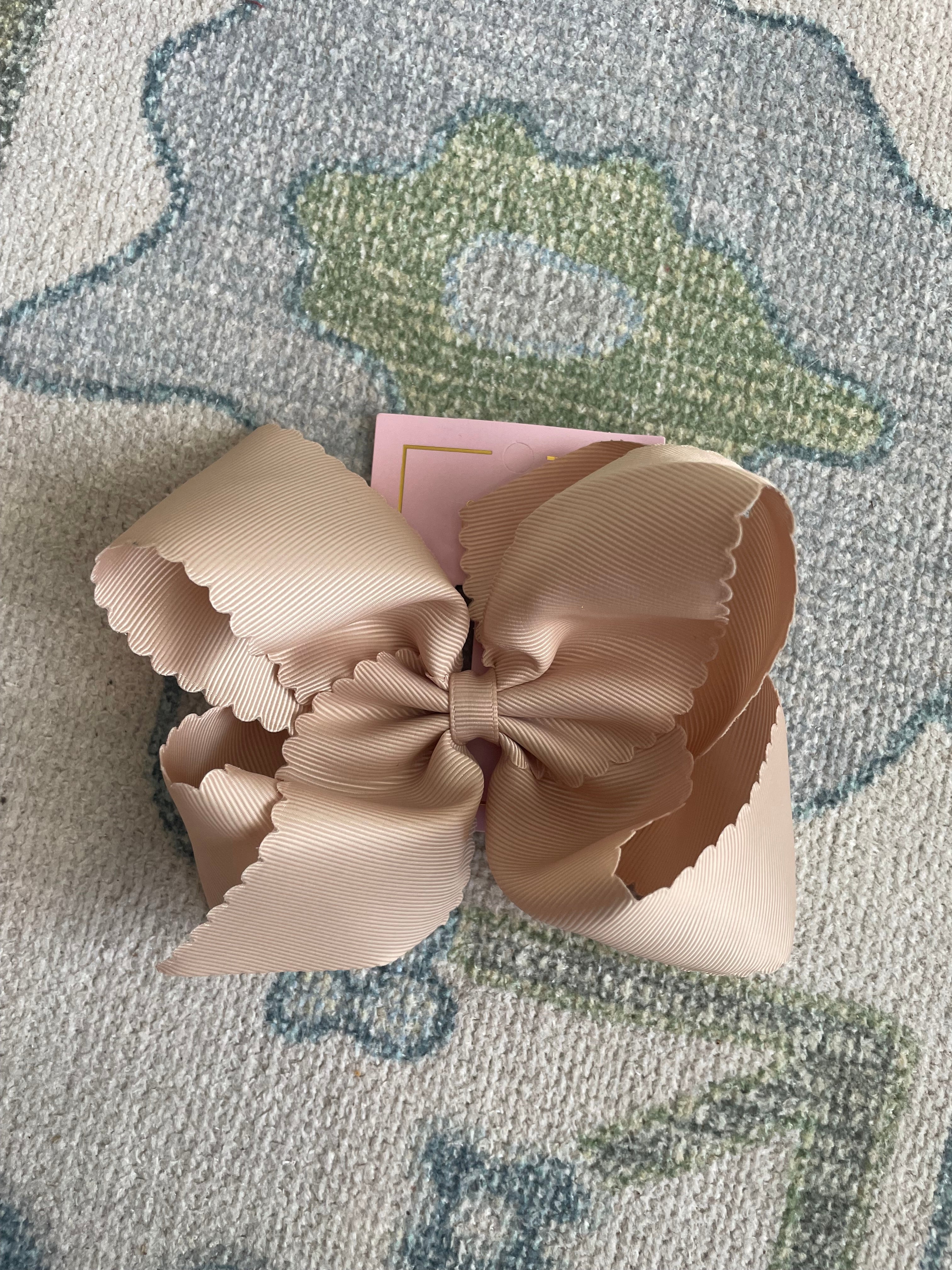 5.5” Oversize Scalloped Hair Bow
