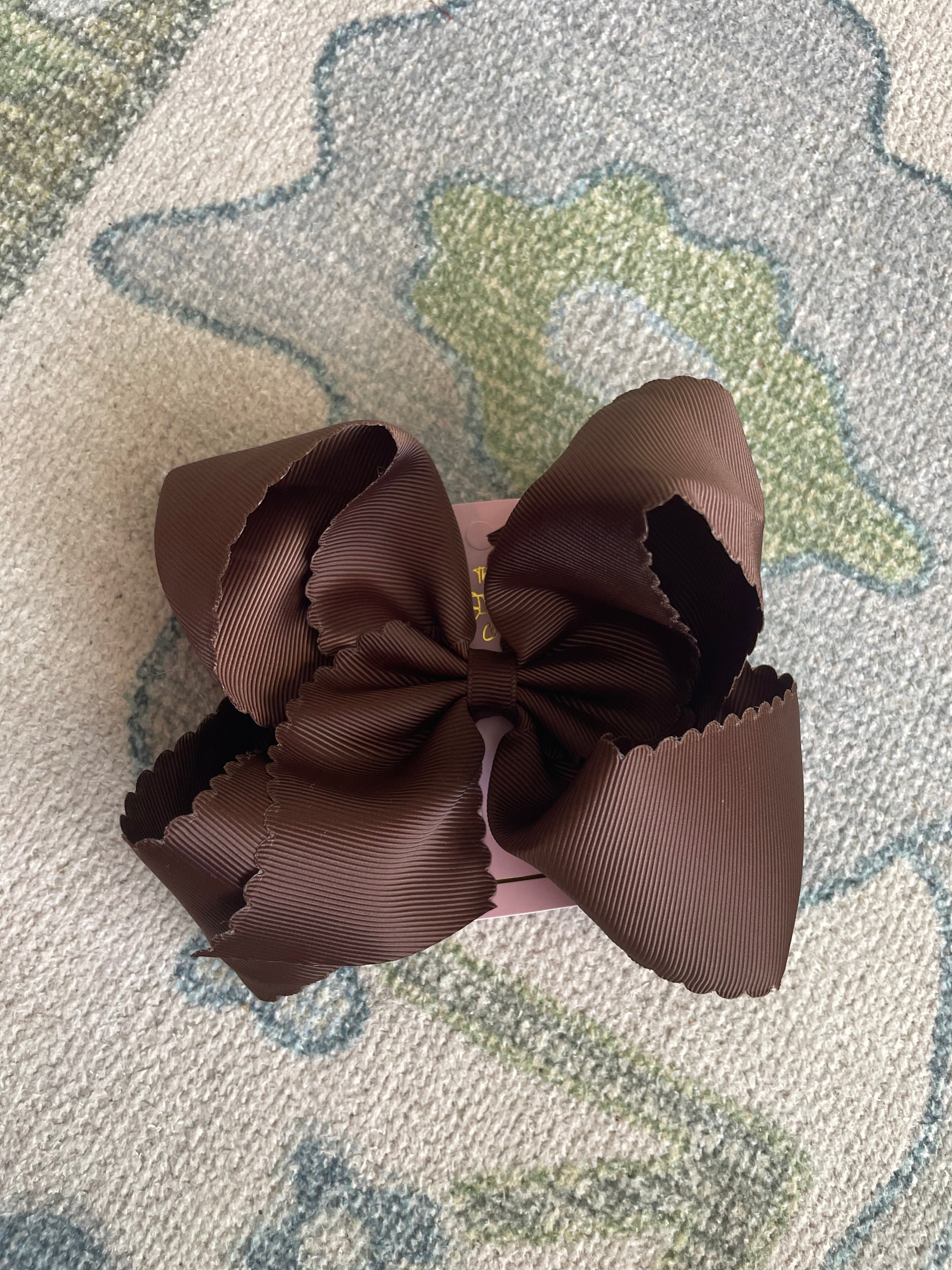 5.5” Oversize Scalloped Hair Bow