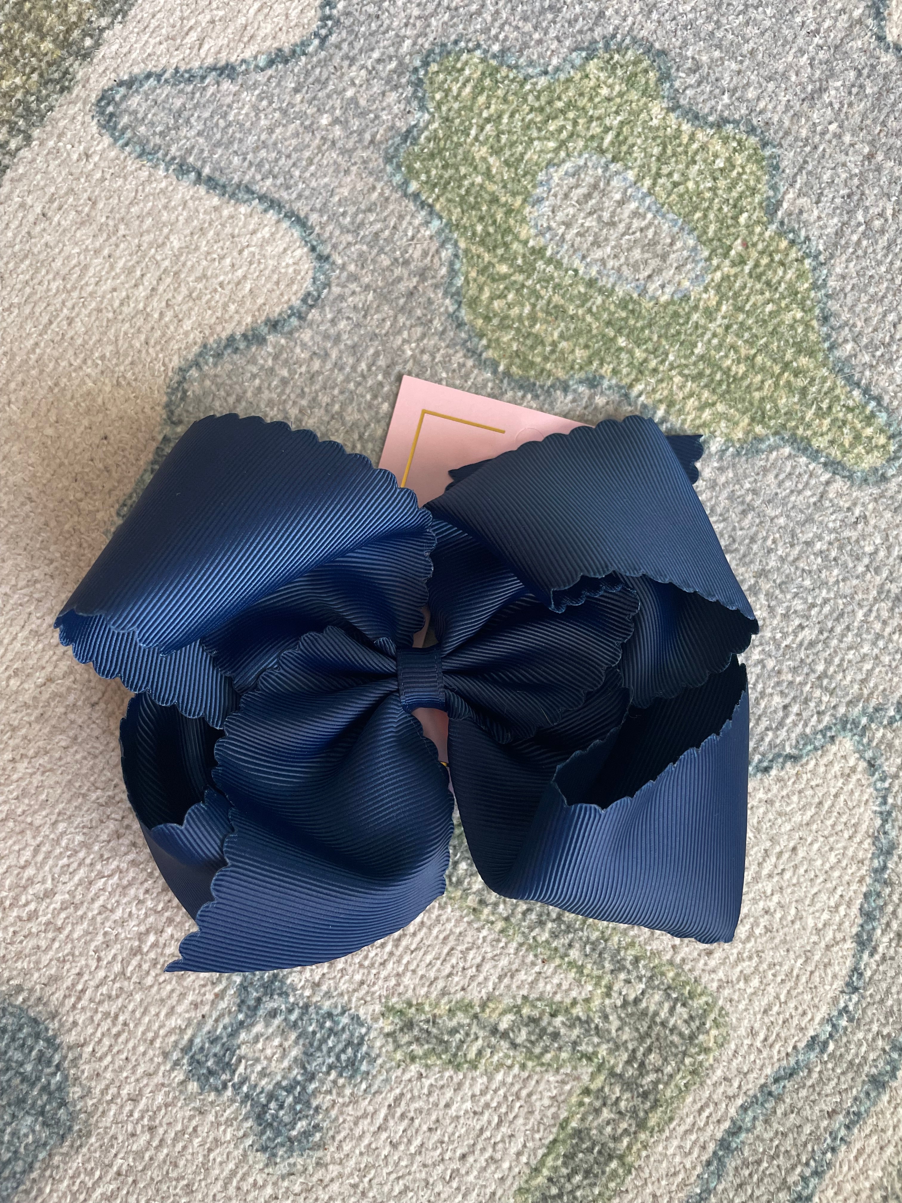 5.5” Oversize Scalloped Hair Bow
