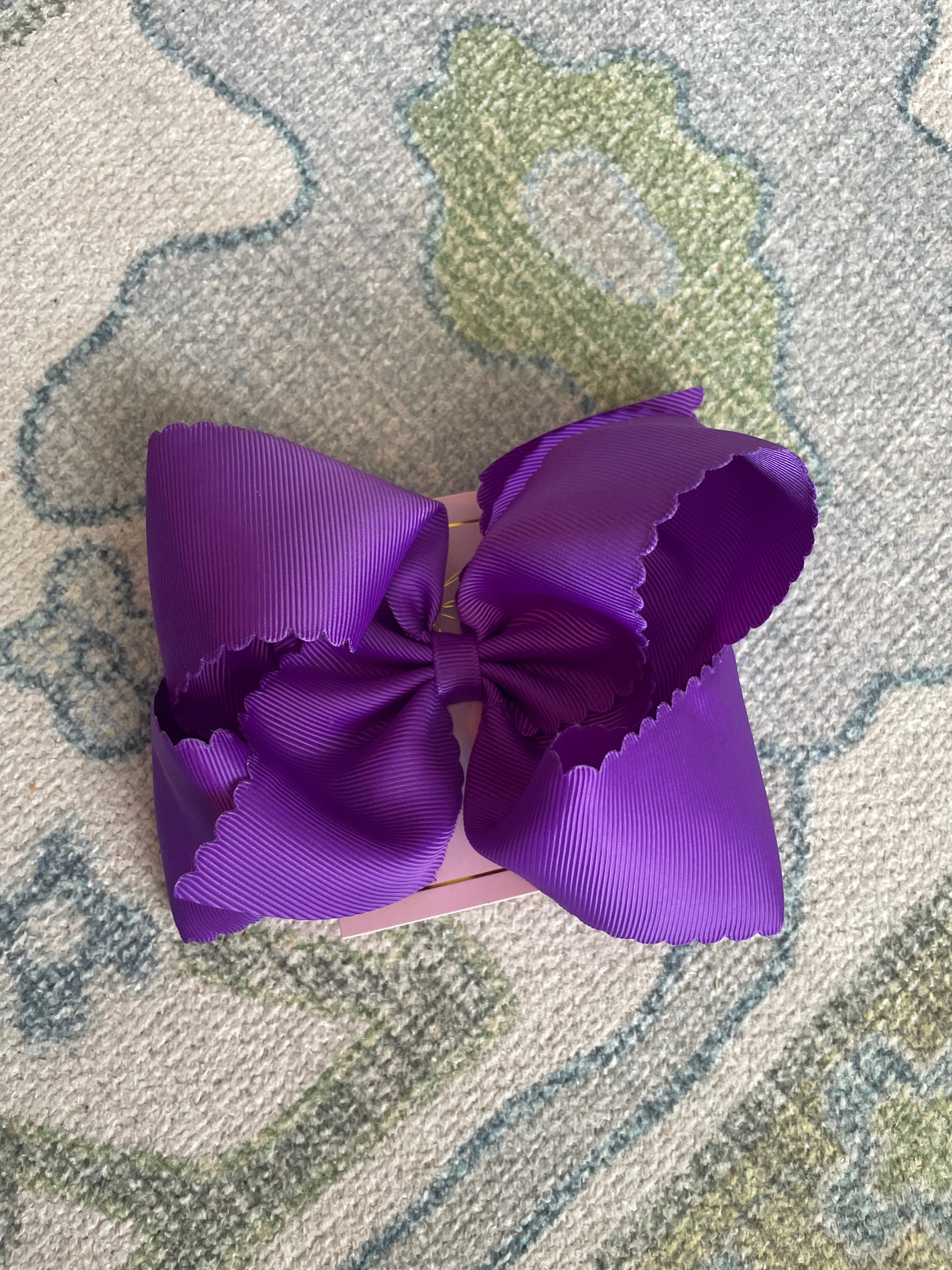 5.5” Oversize Scalloped Hair Bow