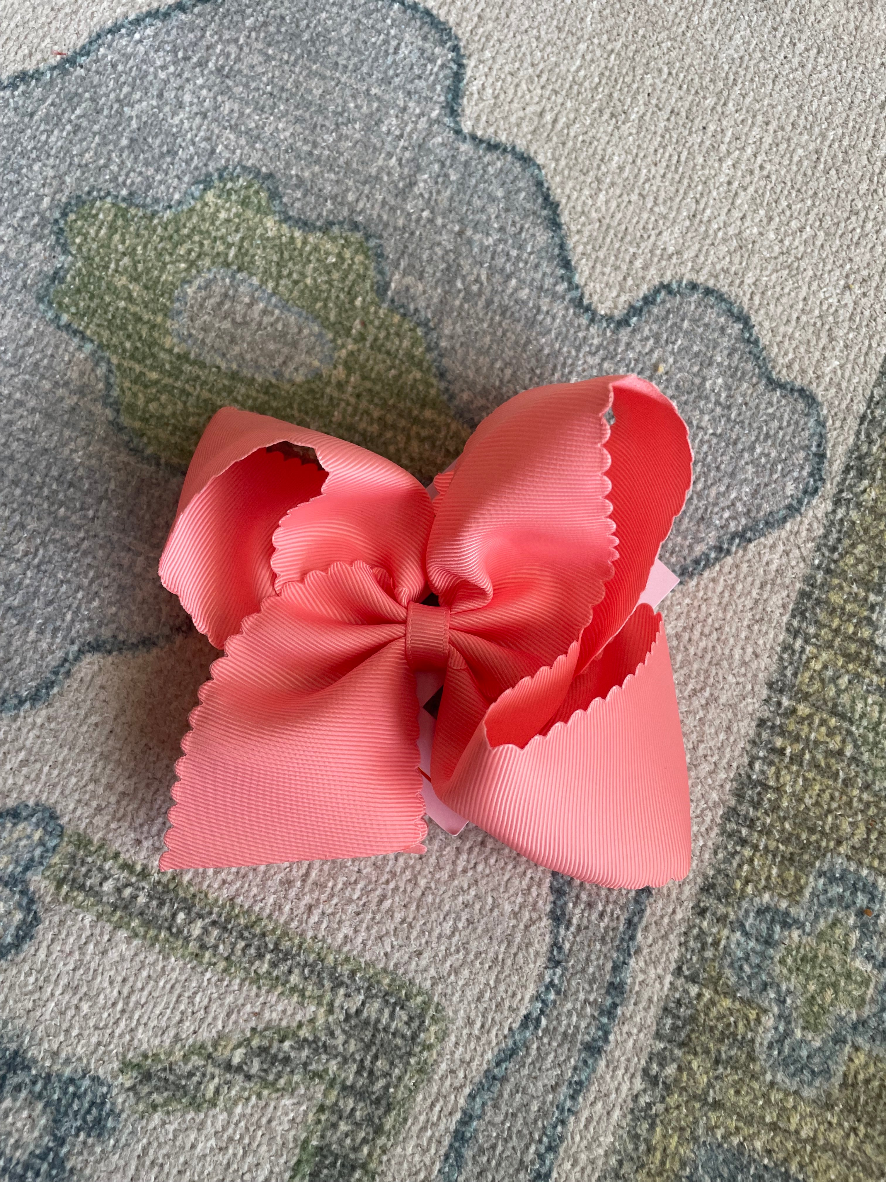 5.5” Oversize Scalloped Hair Bow