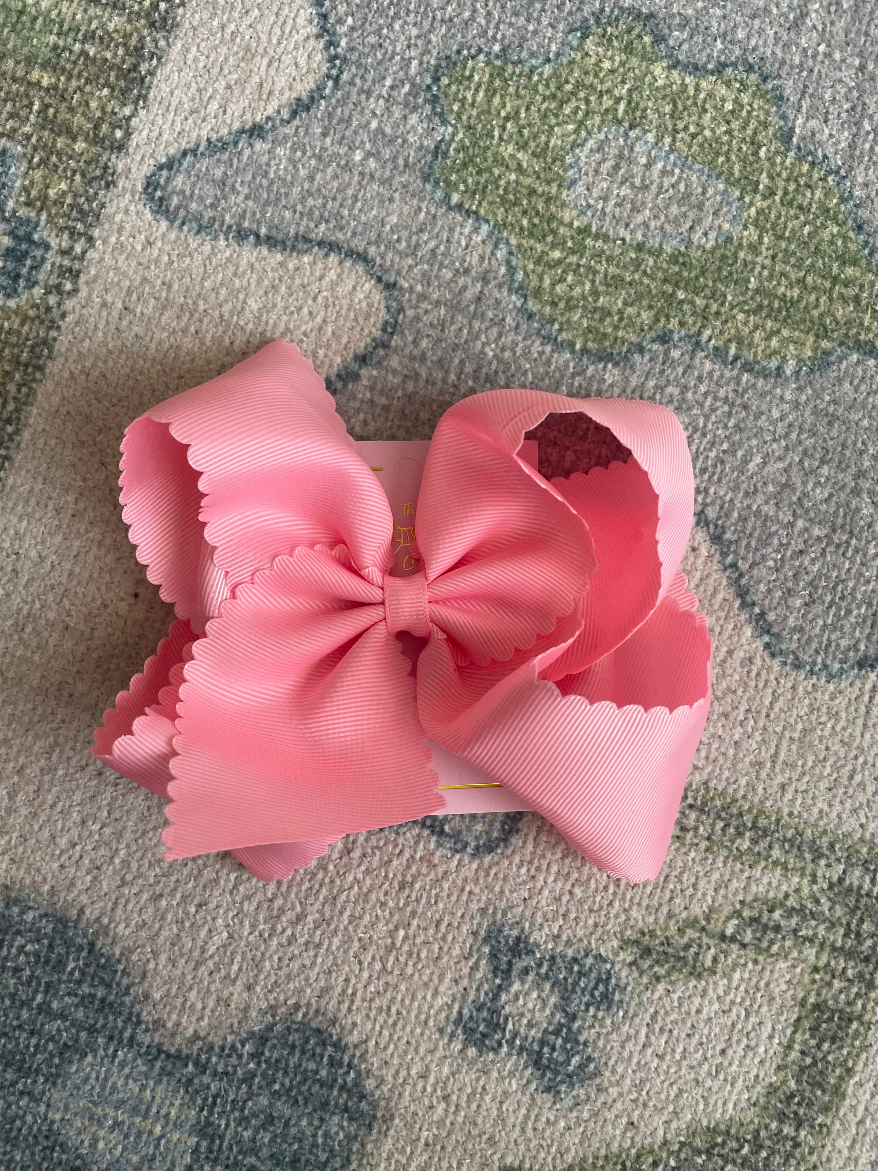 5.5” Oversize Scalloped Hair Bow