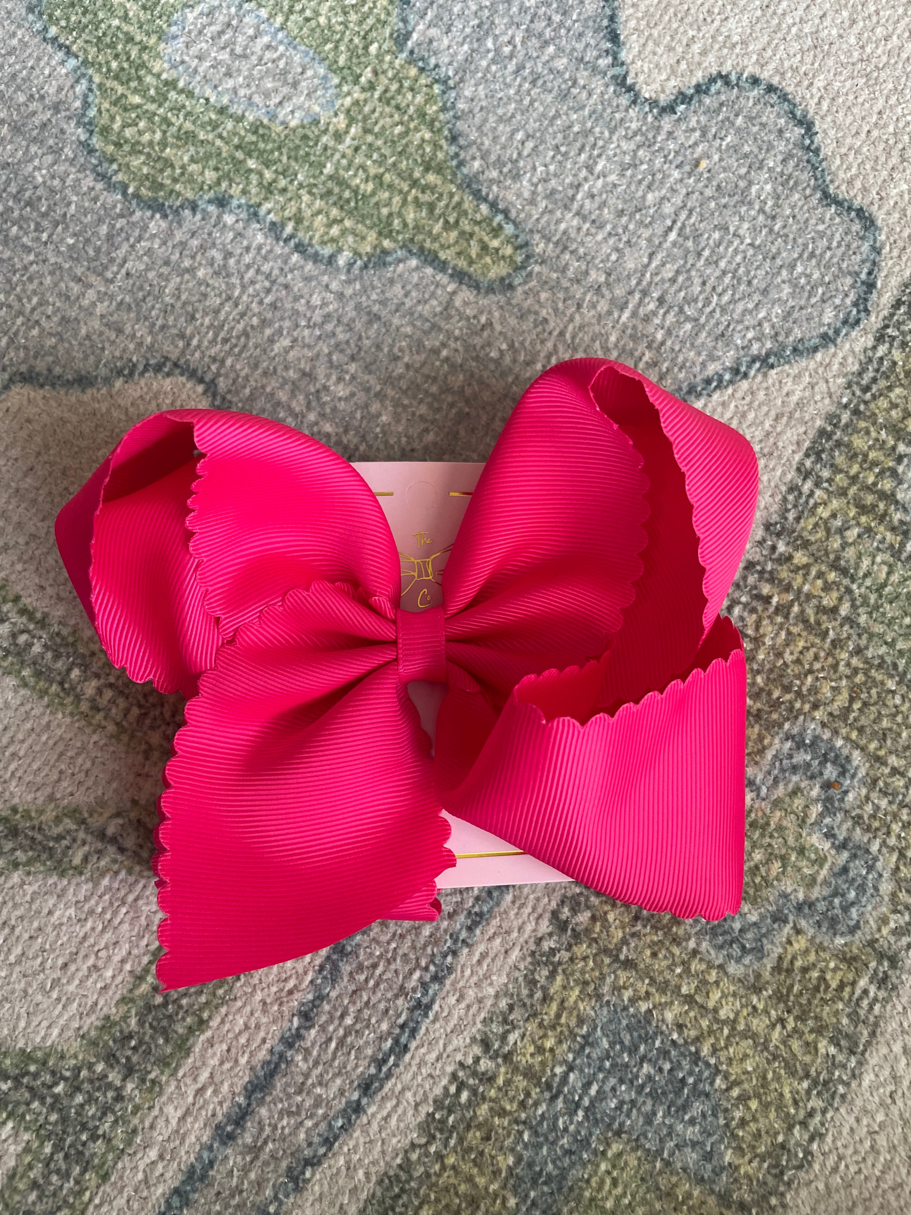 5.5” Oversize Scalloped Hair Bow